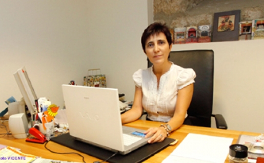 DISTINCIÓN A ROSA Mª GARCÍA CANO CON LA MEDALLA DE LA CIUDAD DE C. RODRiIGO